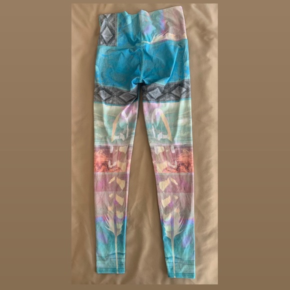 Teeki womens yoga pants pastel southwestern pattern NWT size S - Picture 4 of 6